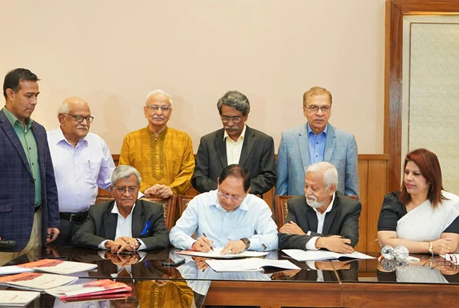 1760861819-1c7e89c3694f352a9c98241cec343367